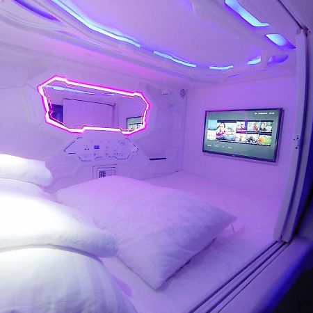 Met A Space Pod @ Asoke Bangkok Exterior photo