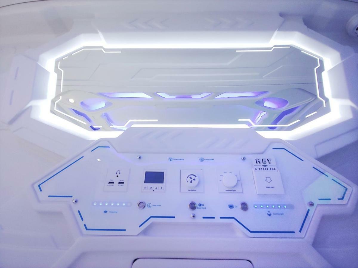 Met A Space Pod @ Asoke Bangkok Exterior photo
