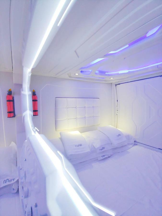 Met A Space Pod @ Asoke Bangkok Exterior photo