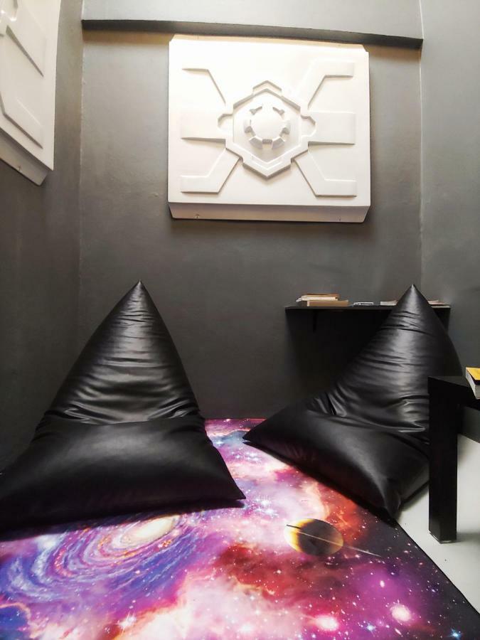 Met A Space Pod @ Asoke Bangkok Exterior photo