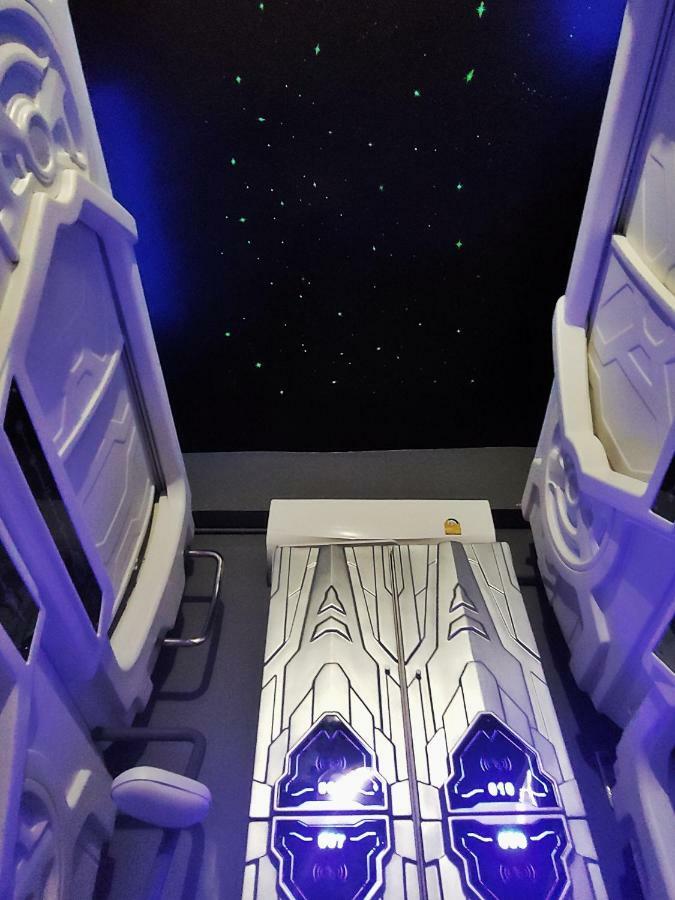 Met A Space Pod @ Asoke Bangkok Exterior photo